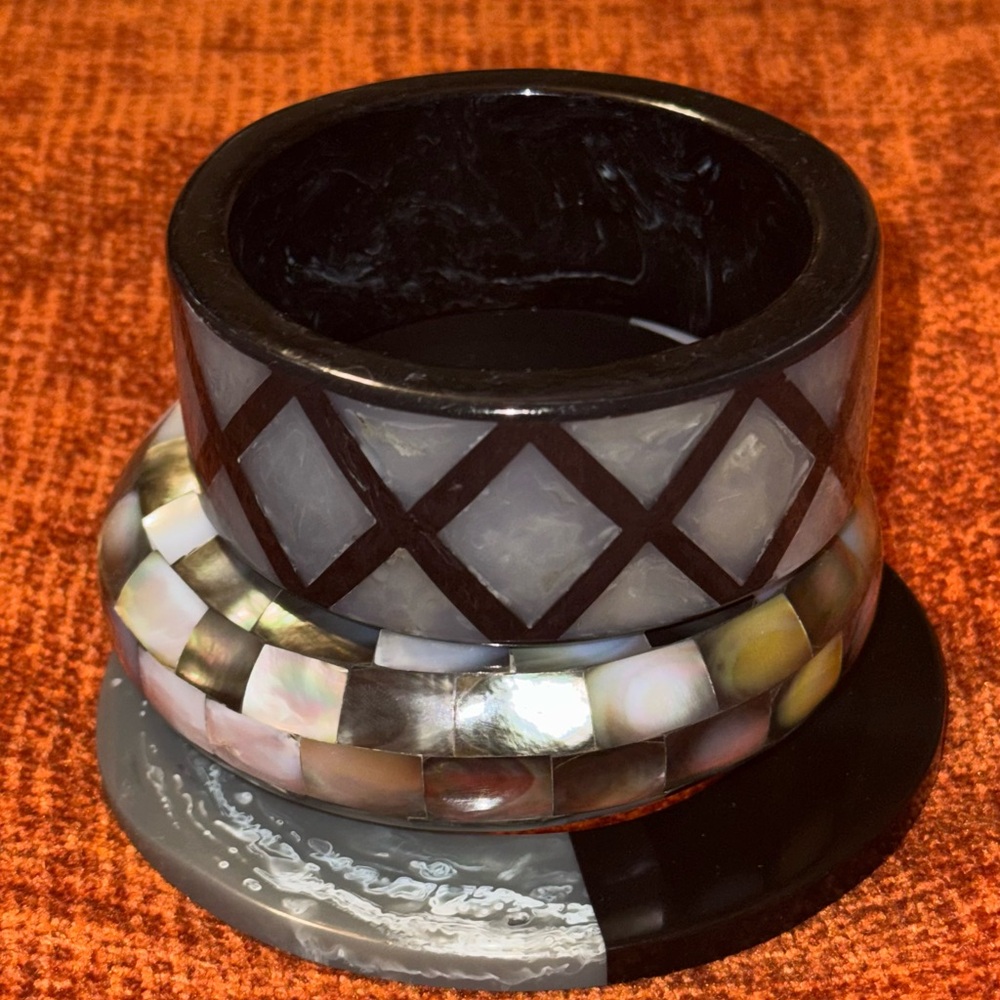Elegant Black and Gray Decorative Bowl